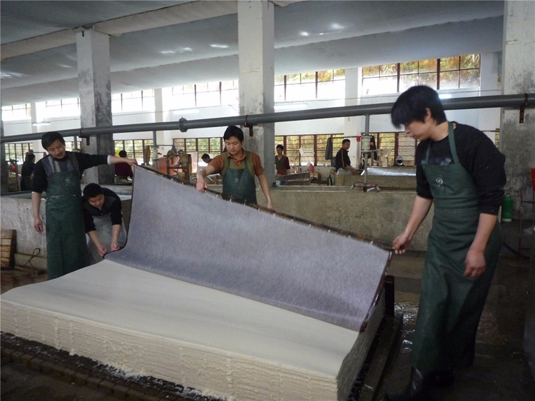 六尺利来国际最老品牌网捞制现场